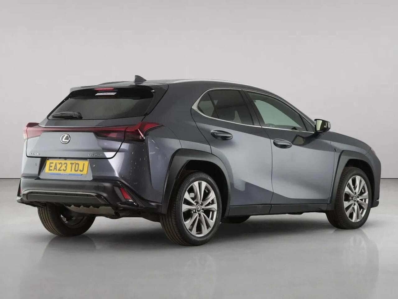 Lexus UX thumbnail Rear Right