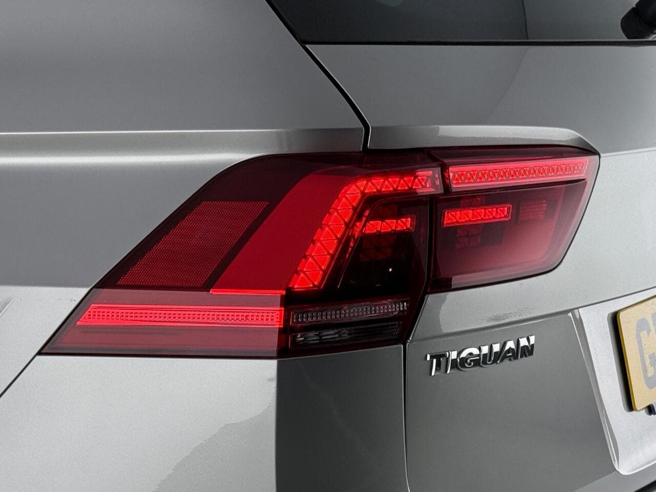 Volkswagen Tiguan thumbnail Lights Rear
