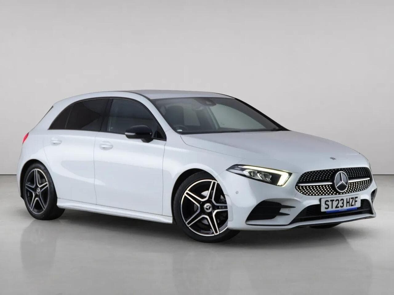 Mercedes-Benz A Class - Mercedes-Benz A Class 1.3 A180 AMG Line (Executive) 7G-DCT Euro 6 (s/s) 5dr
