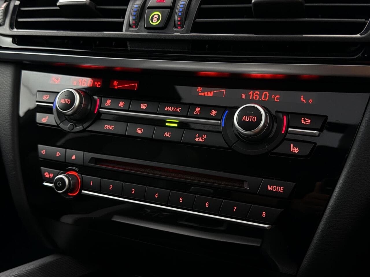 BMW X5 thumbnail Infotainment System