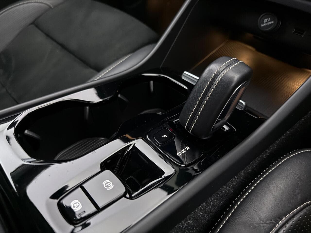 Volvo XC40 thumbnail Interior Front