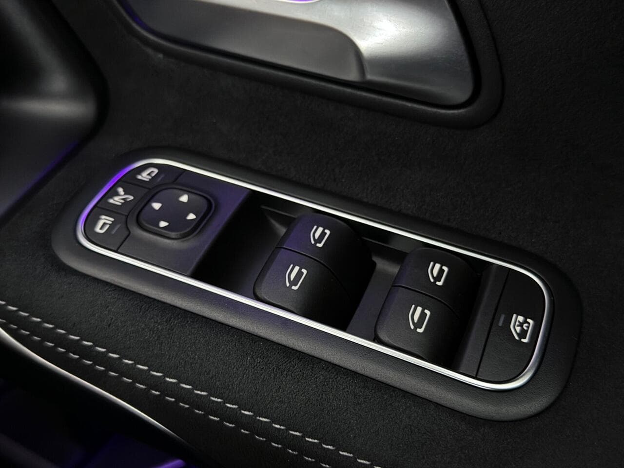 Mercedes-Benz A Class thumbnail Misc Controls