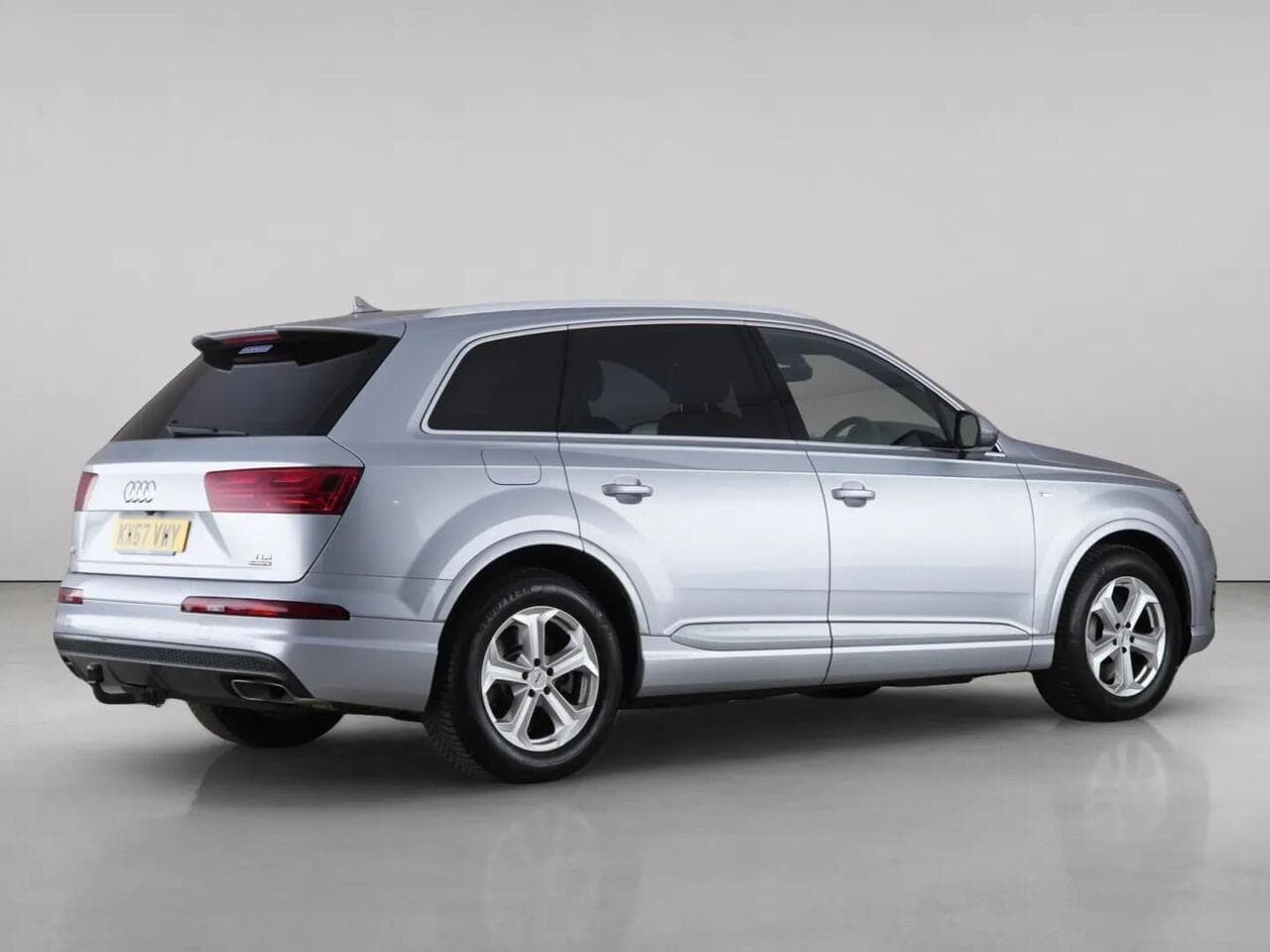 Audi Q7 thumbnail Rear Right
