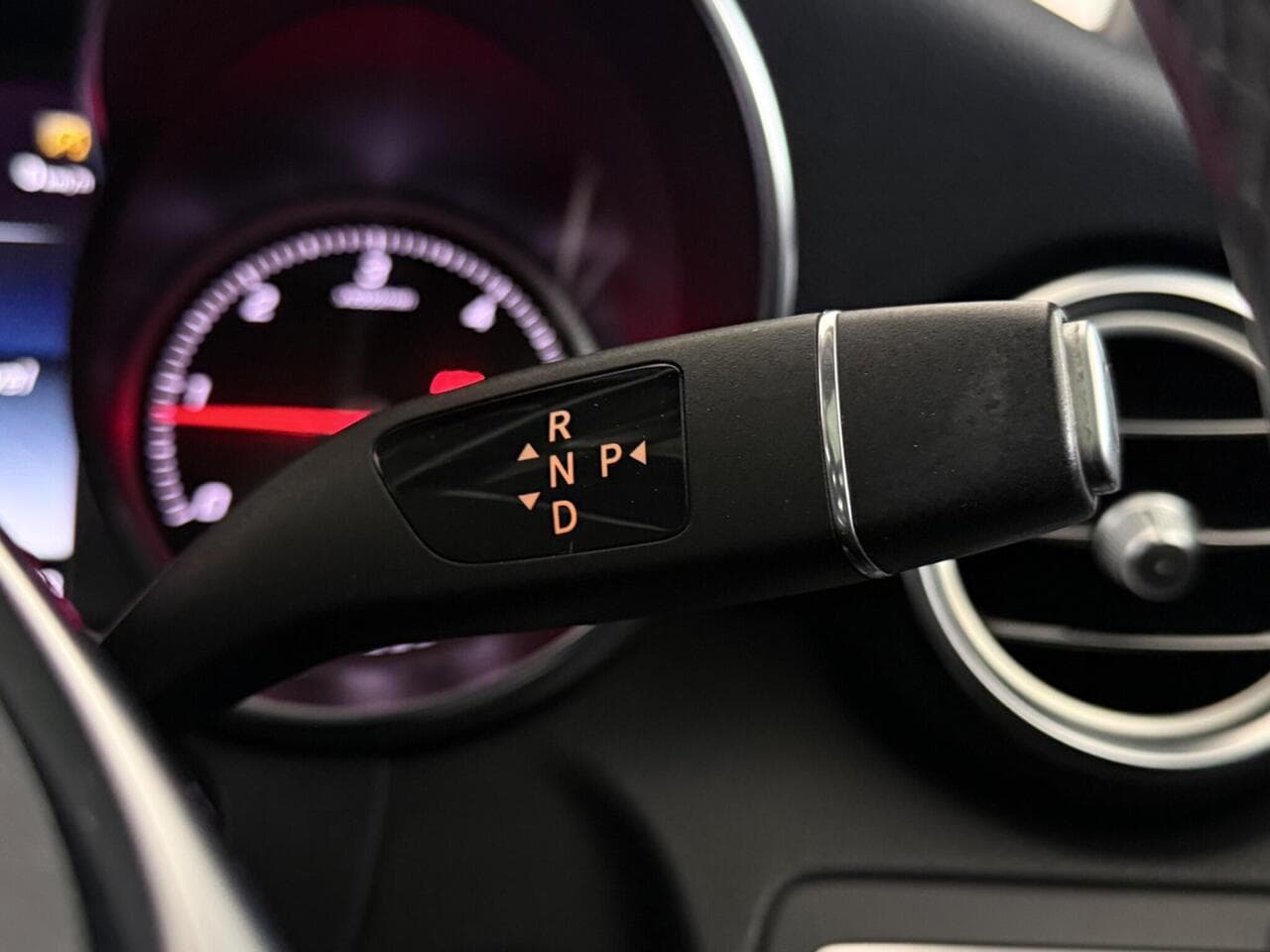 Mercedes-Benz GLC thumbnail Misc Controls
