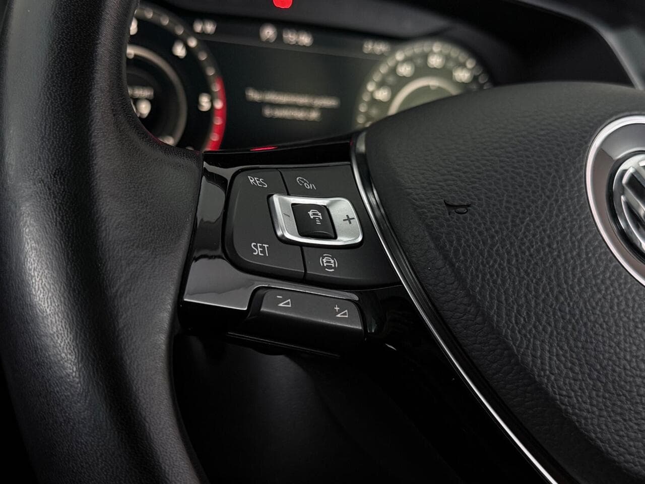 Volkswagen Tiguan thumbnail Misc Controls