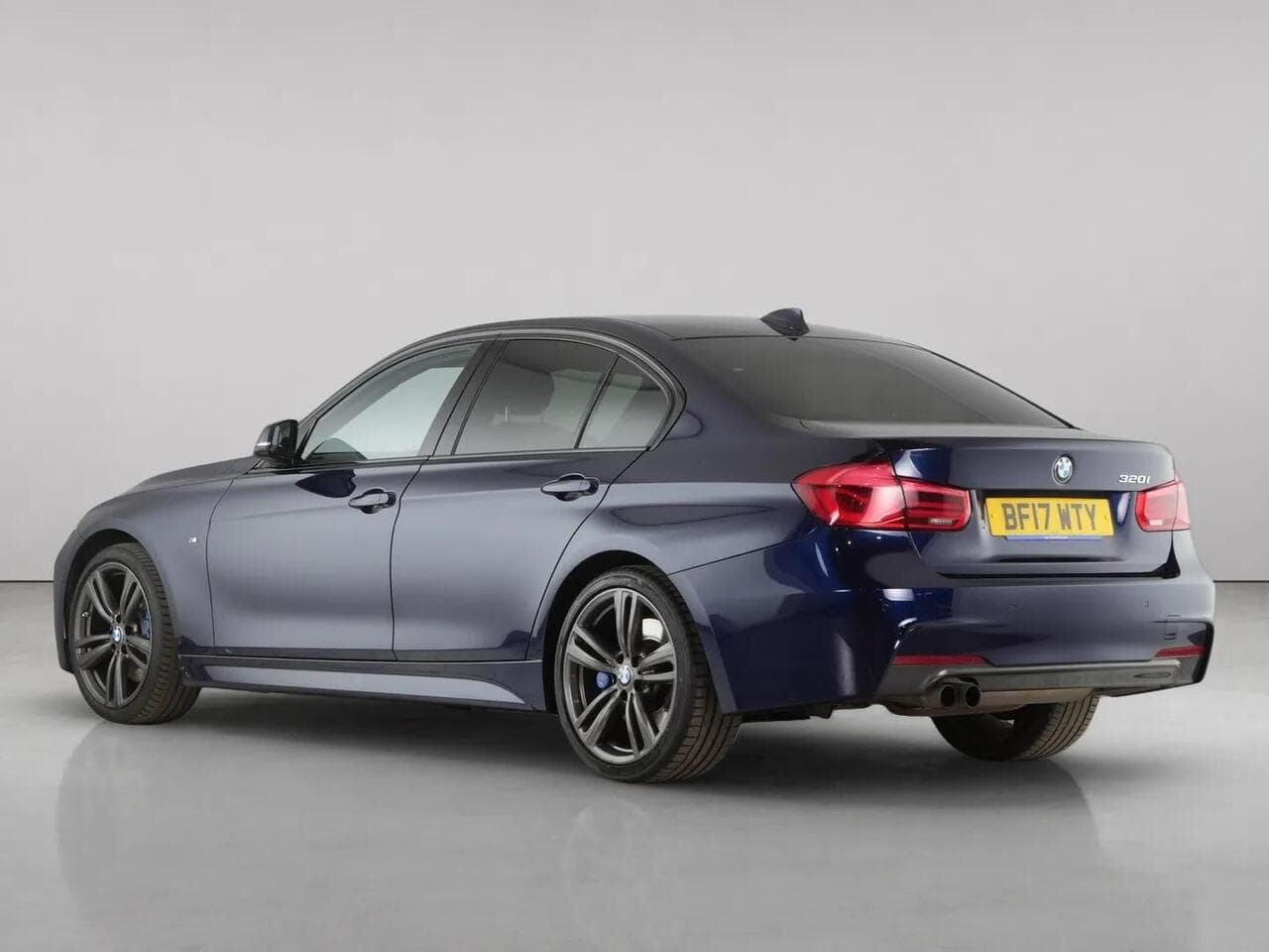 BMW 3 Series thumbnail Rear Left