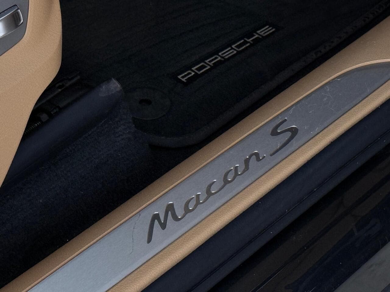Porsche Macan thumbnail Inconclusive