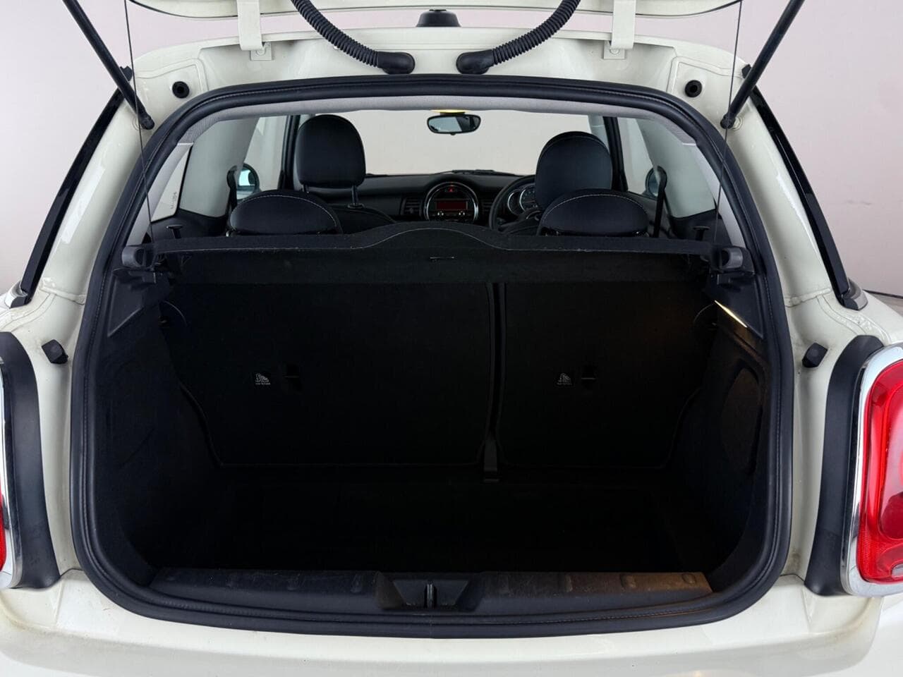 MINI Hatch thumbnail Boot
