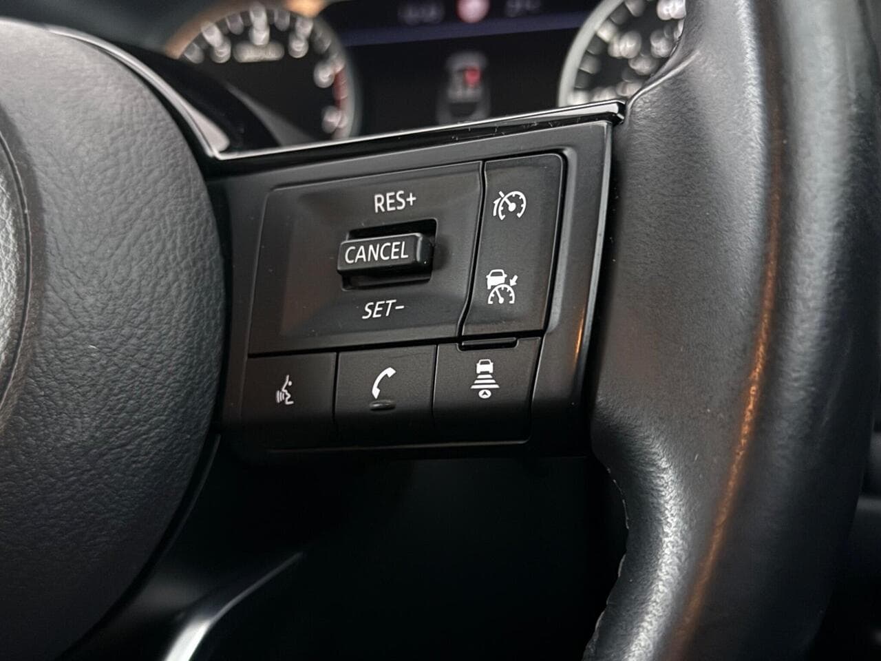 Nissan Qashqai thumbnail Misc Controls