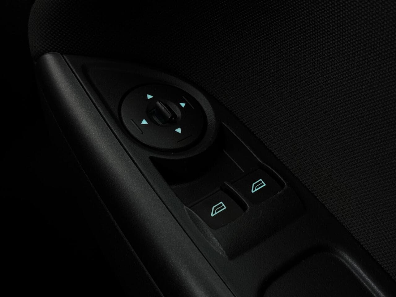 Ford Focus thumbnail Misc Controls