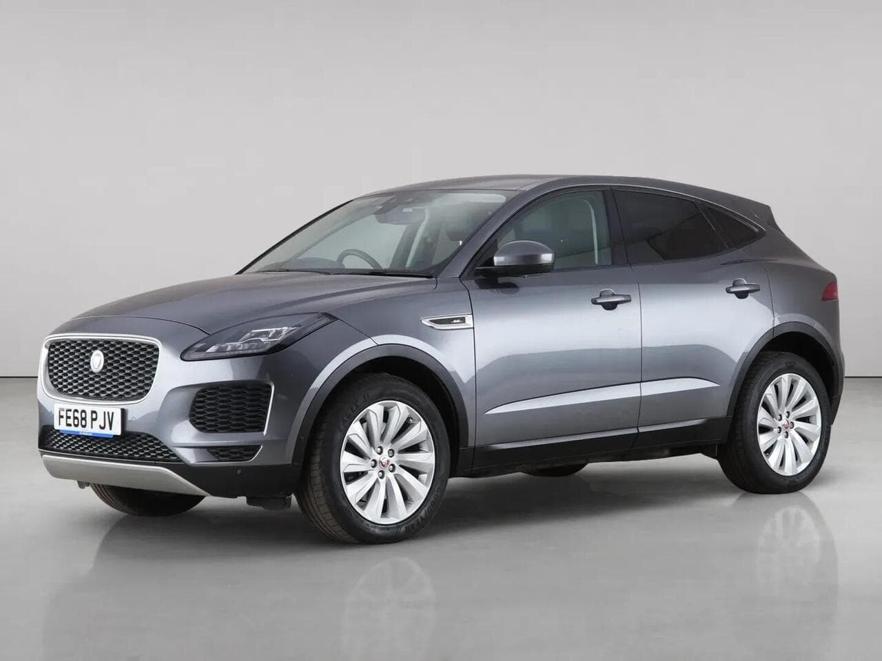 Jaguar E-PACE thumbnail Front Left