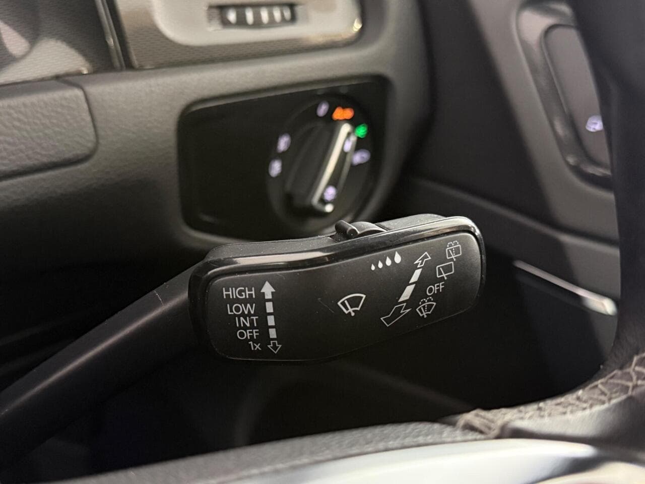 Volkswagen Golf thumbnail Misc Controls