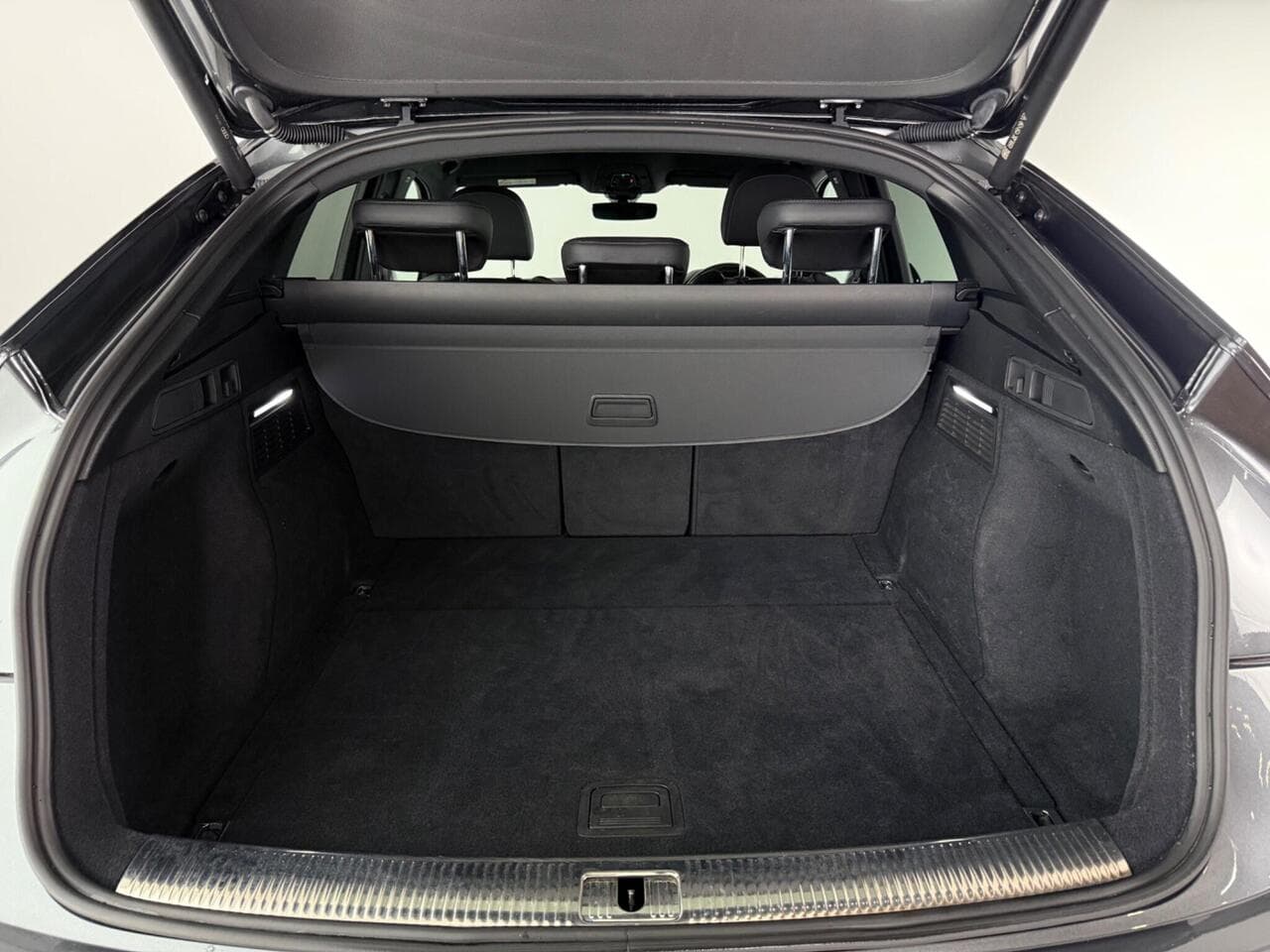 Audi Q5 thumbnail Boot