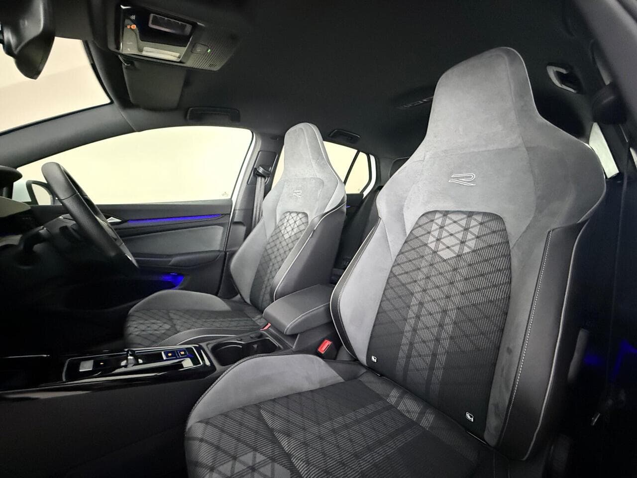 Volkswagen Golf thumbnail Seat Front Passenger