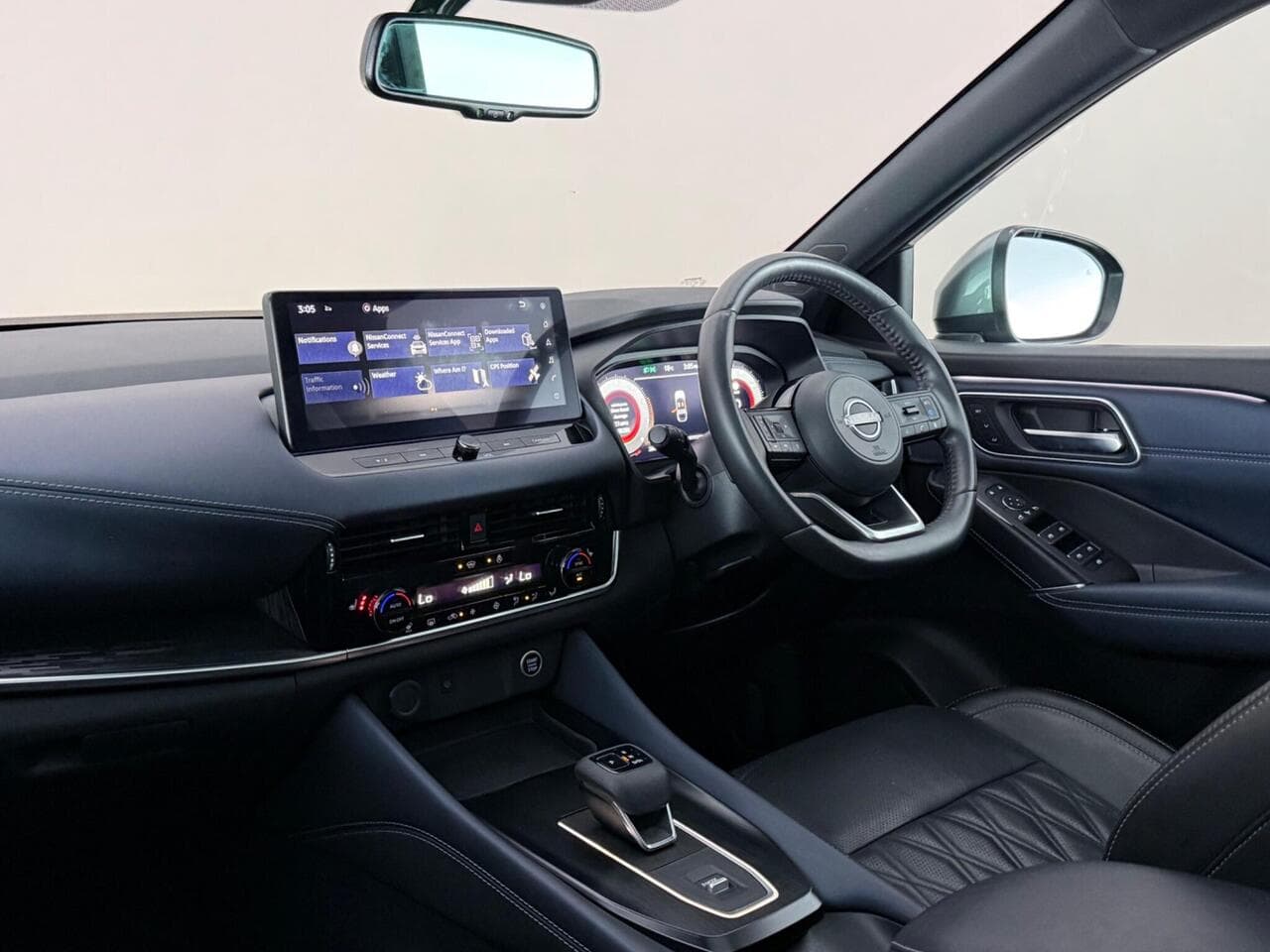 Nissan Qashqai thumbnail Interior Front