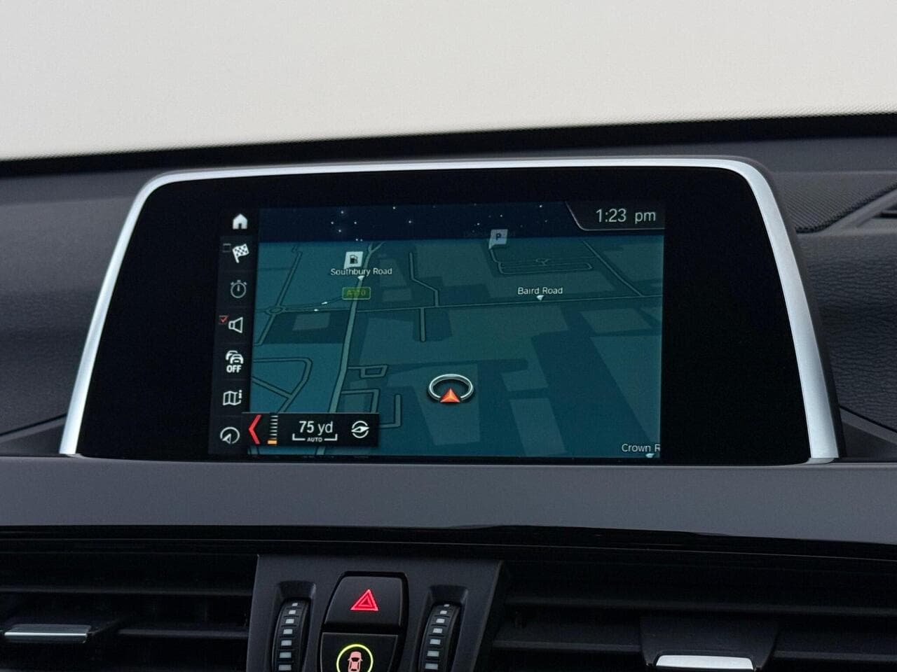 BMW X1 thumbnail Infotainment System