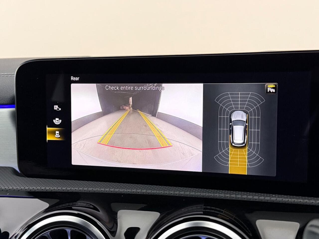 Mercedes-Benz CLA thumbnail Infotainment System