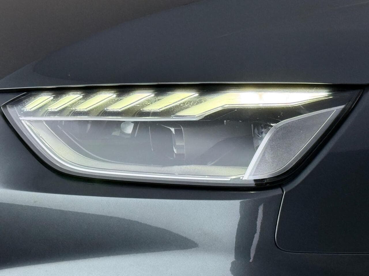 Audi A4 Avant thumbnail Lights Front