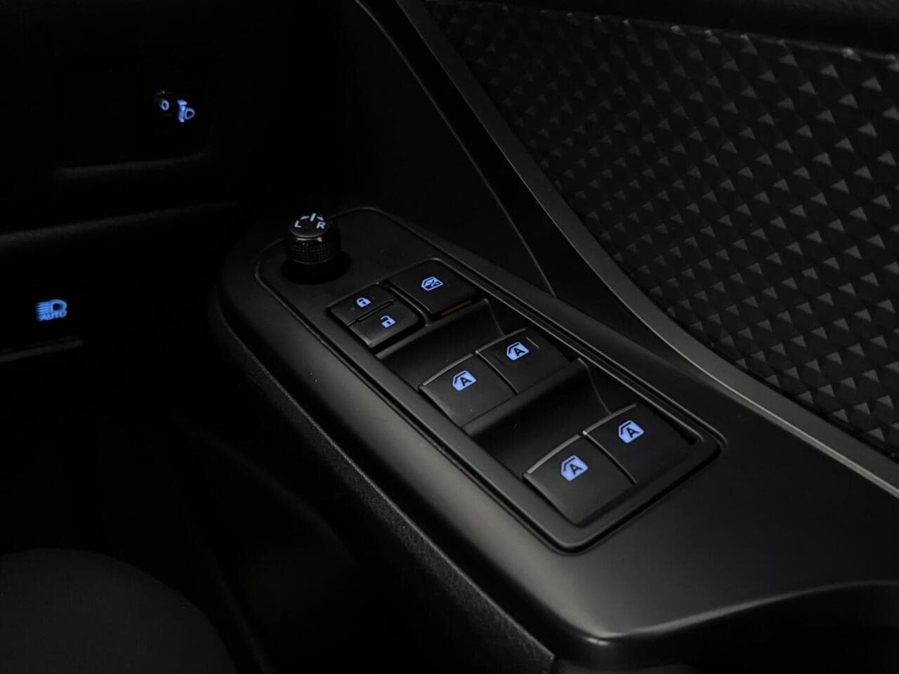 Toyota C-HR thumbnail Misc Controls