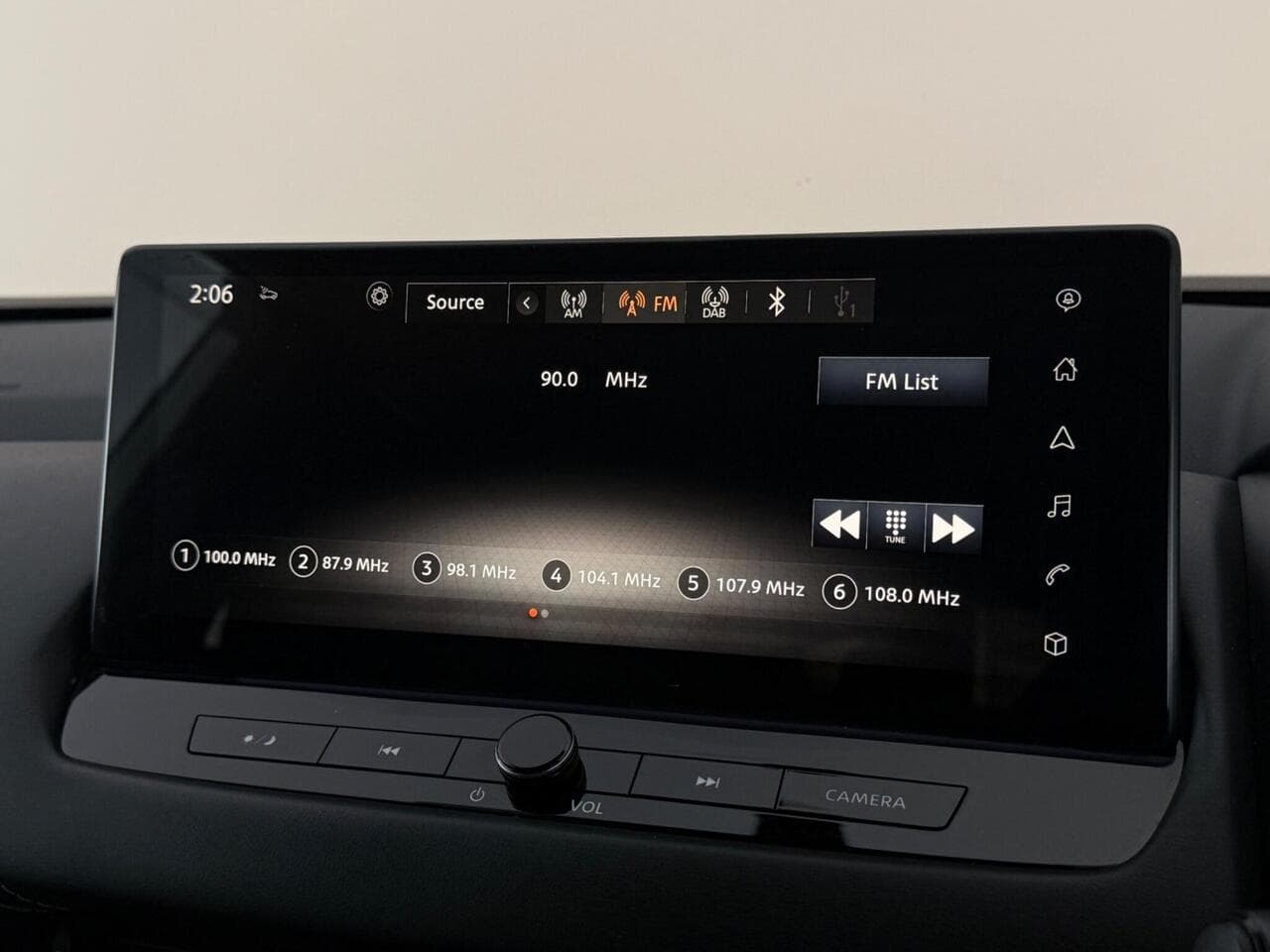 Nissan Qashqai thumbnail Infotainment System
