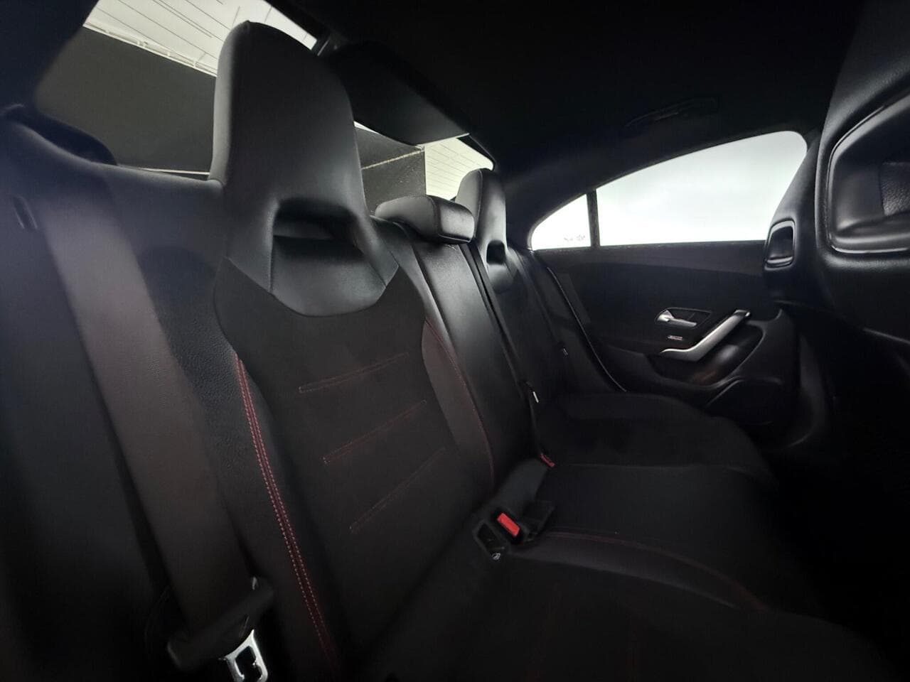 Mercedes-Benz CLA thumbnail Seats Rear