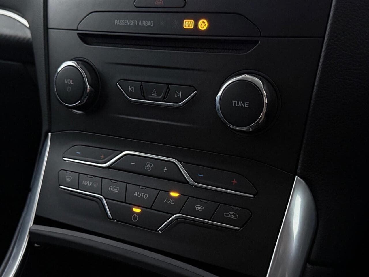 Ford Galaxy thumbnail Misc Controls