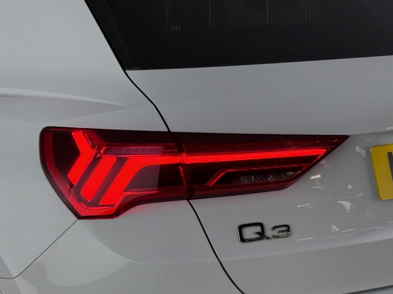 Audi Q3 thumbnail Lights Rear