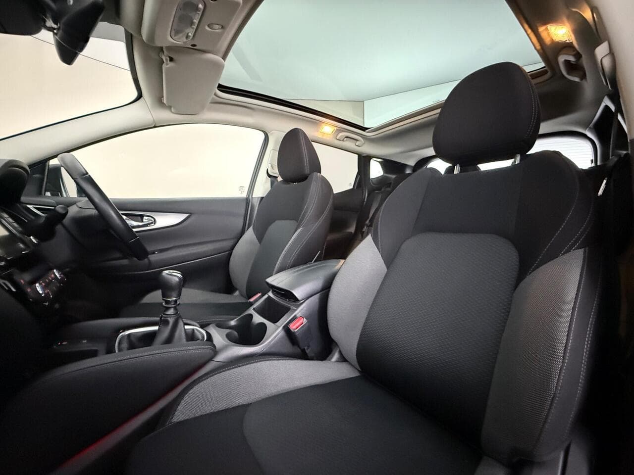 Nissan Qashqai thumbnail Seat Front Passenger