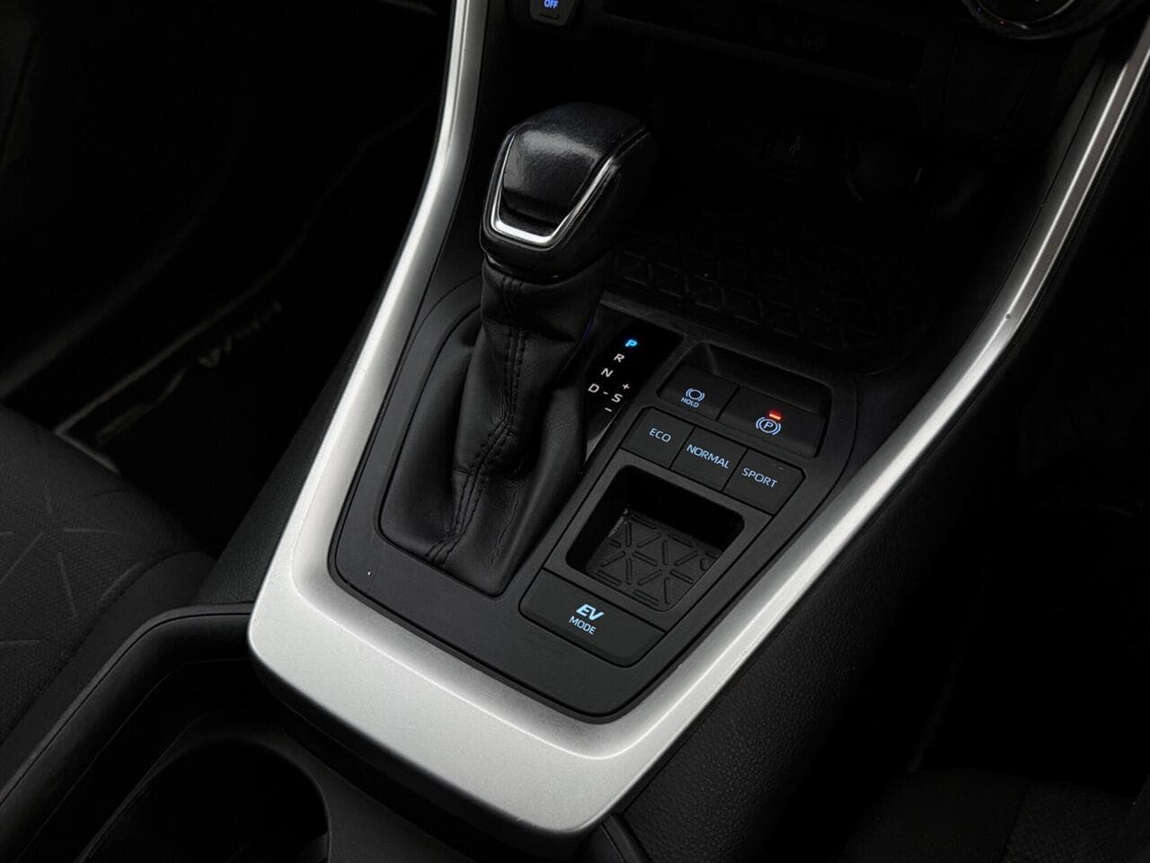 Toyota RAV4 thumbnail Interior Front