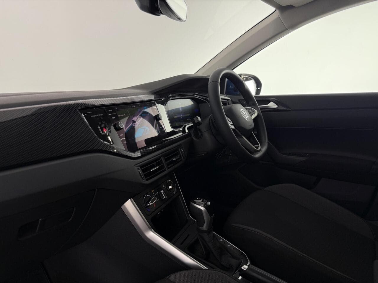 Volkswagen Taigo thumbnail Interior Front