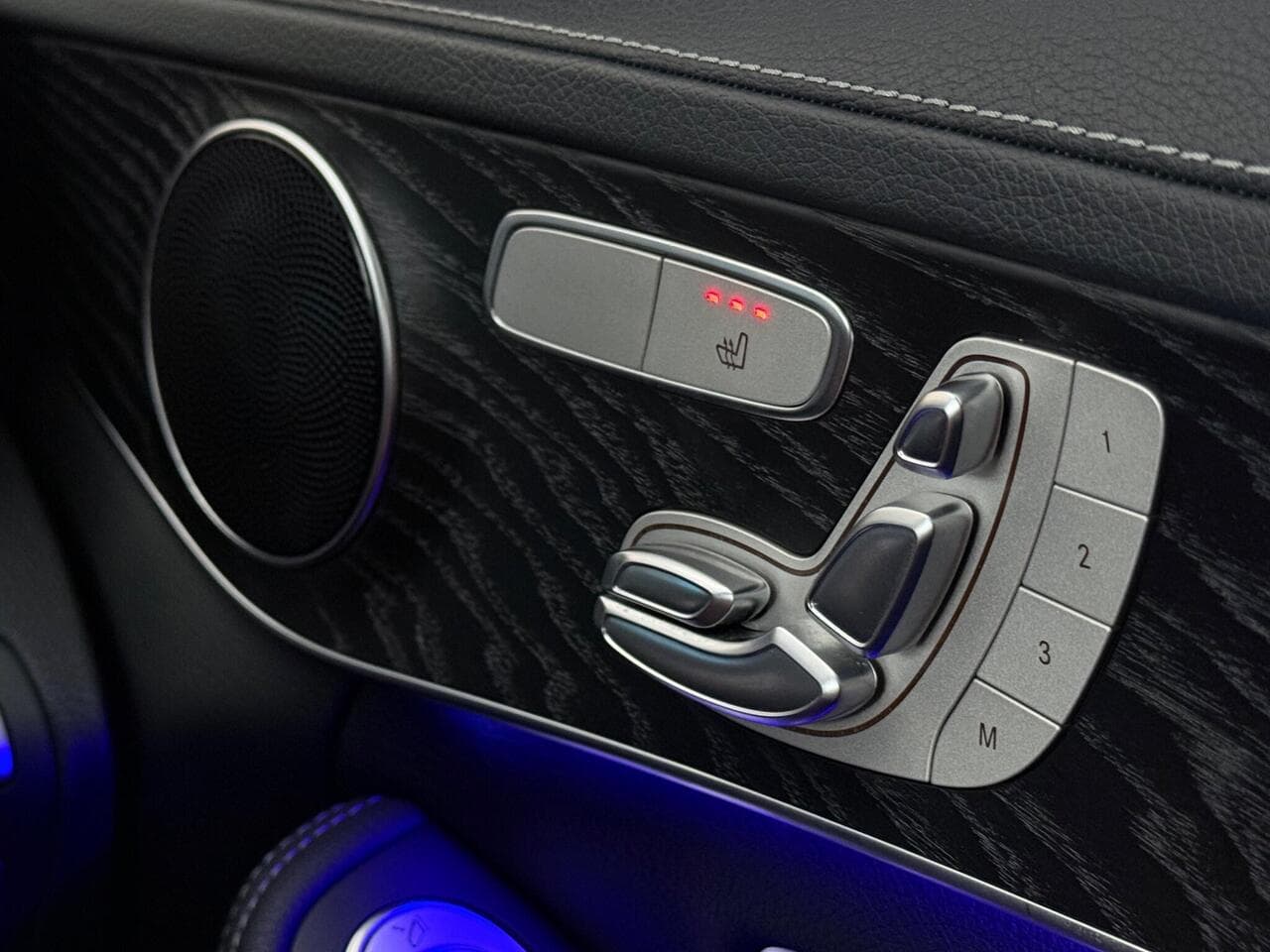 Mercedes-Benz C Class thumbnail Misc Controls
