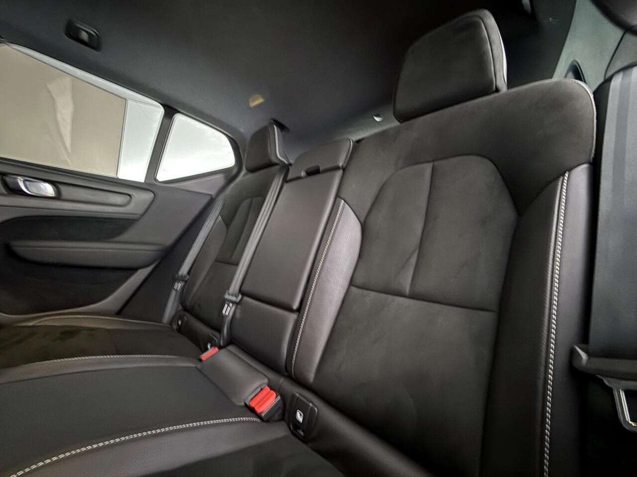 Volvo XC40 thumbnail Seats Rear