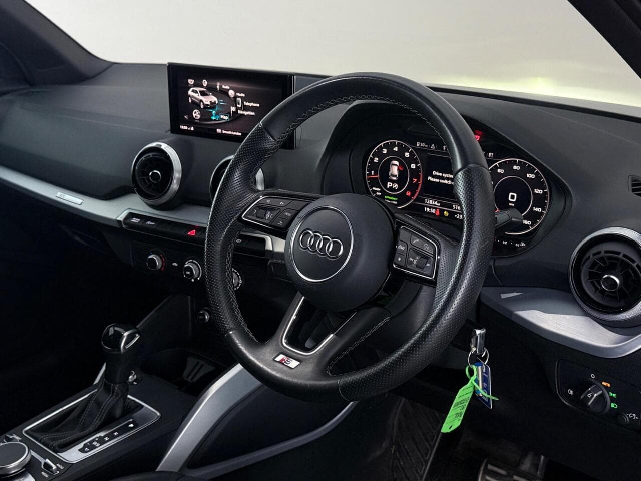 Audi Q2 thumbnail Interior Front