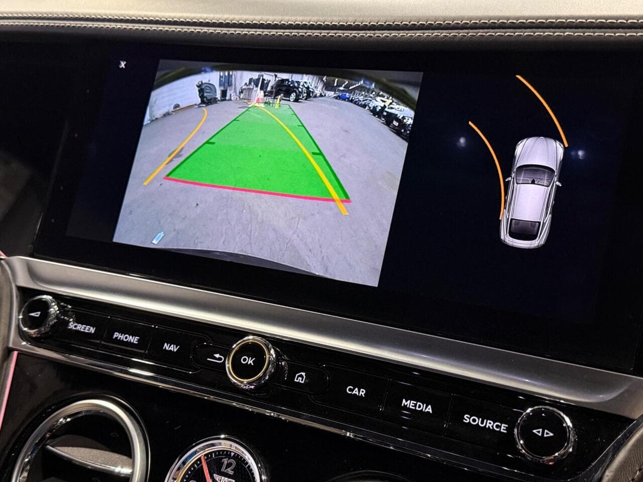 Bentley Continental thumbnail Infotainment System
