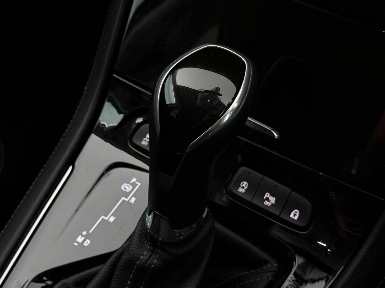 Vauxhall Grandland X thumbnail Misc Controls