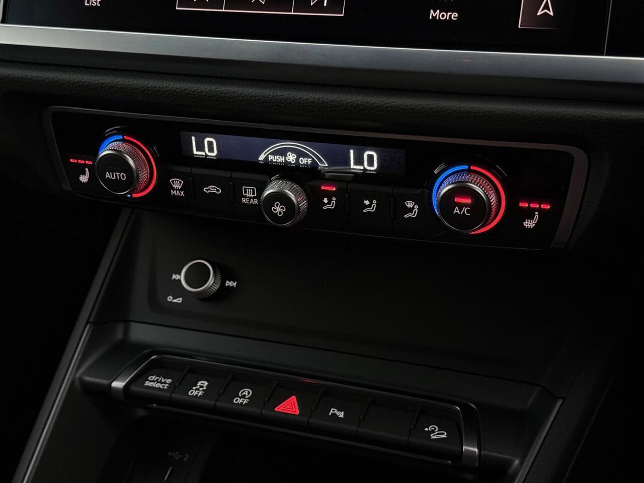 Audi Q3 thumbnail Misc Controls