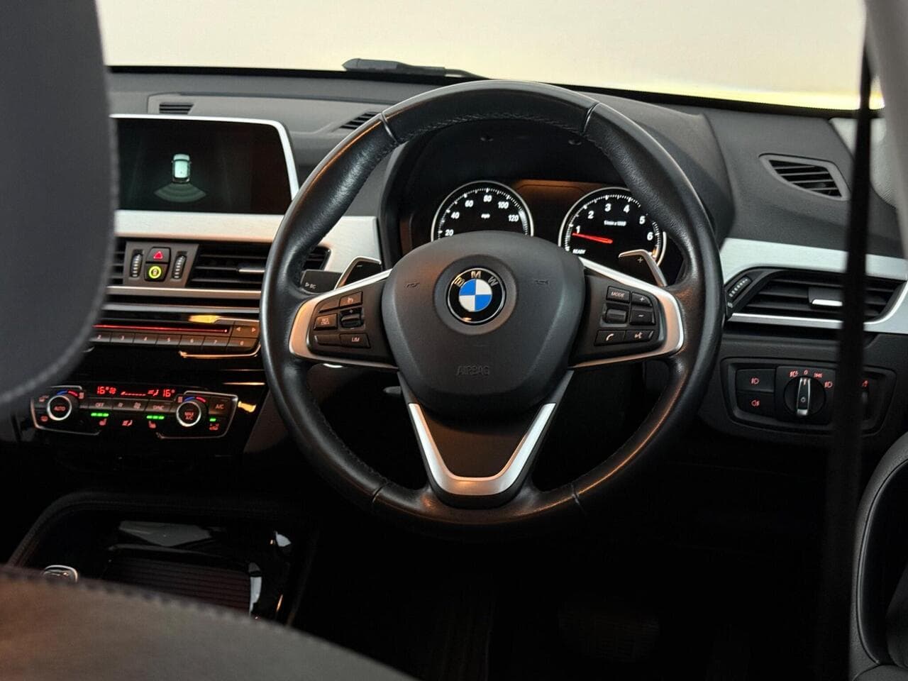 BMW X1 thumbnail Steering Wheel