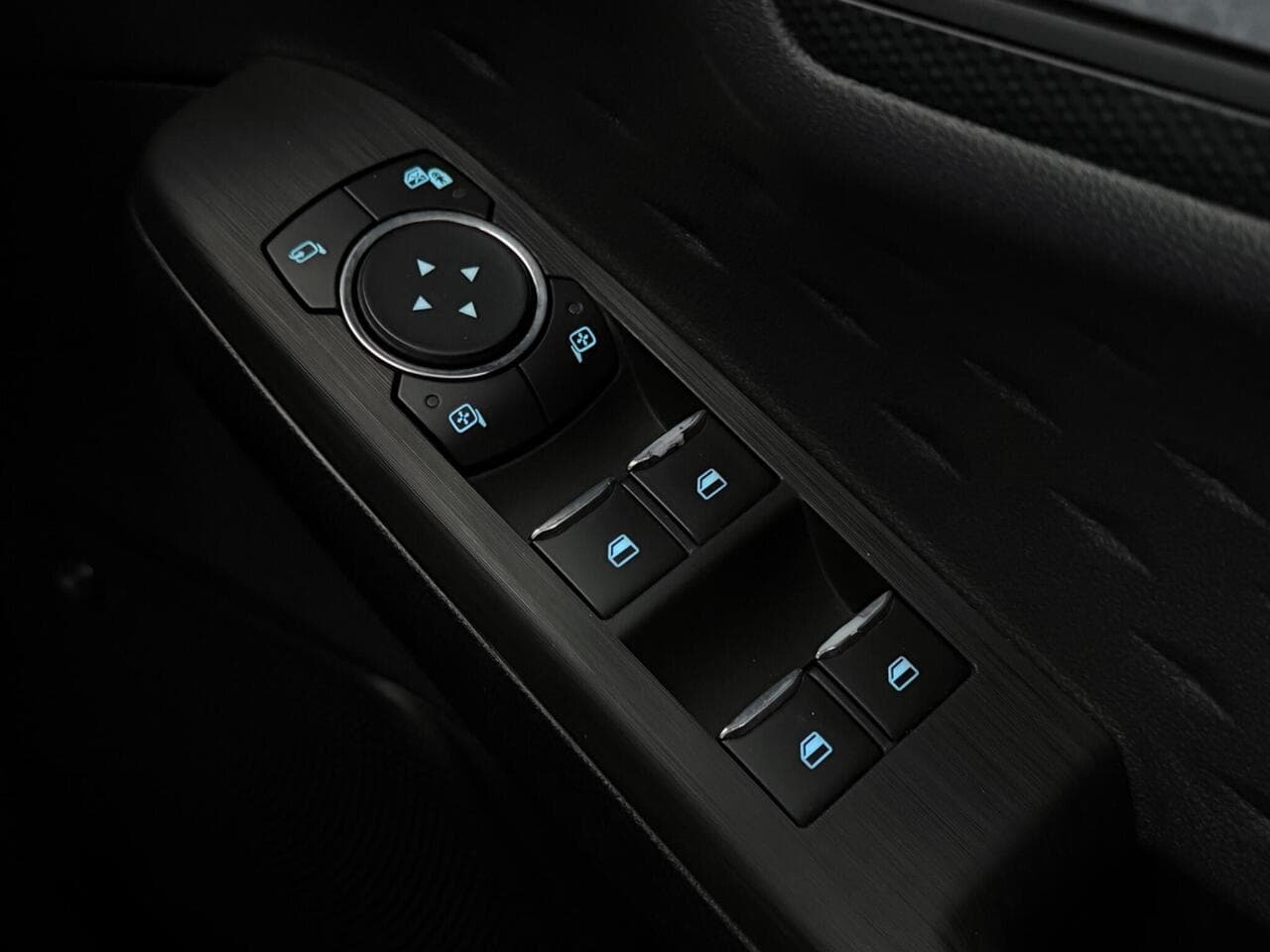 Ford Kuga thumbnail Misc Controls