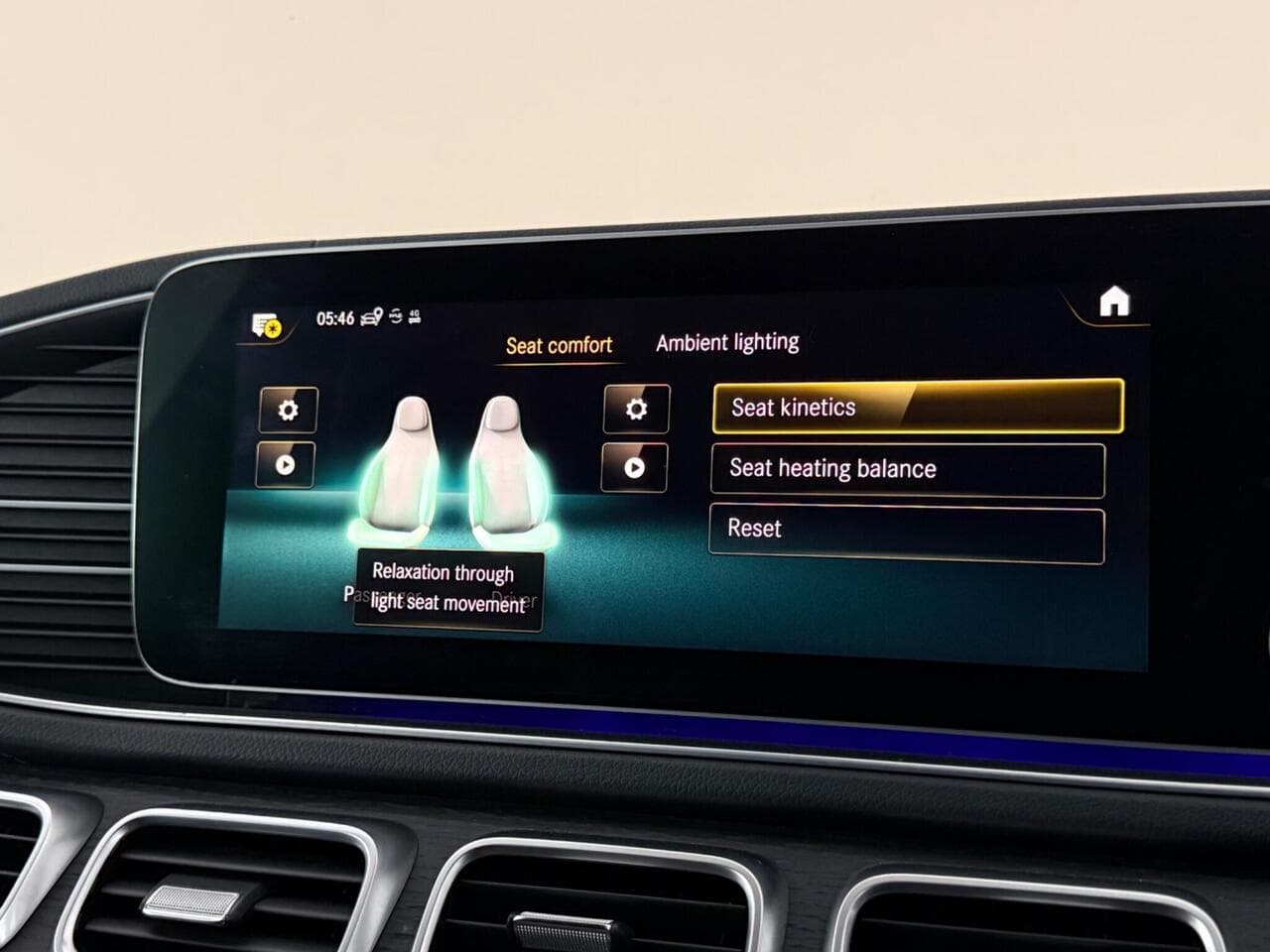 Mercedes-Benz GLE thumbnail Infotainment System