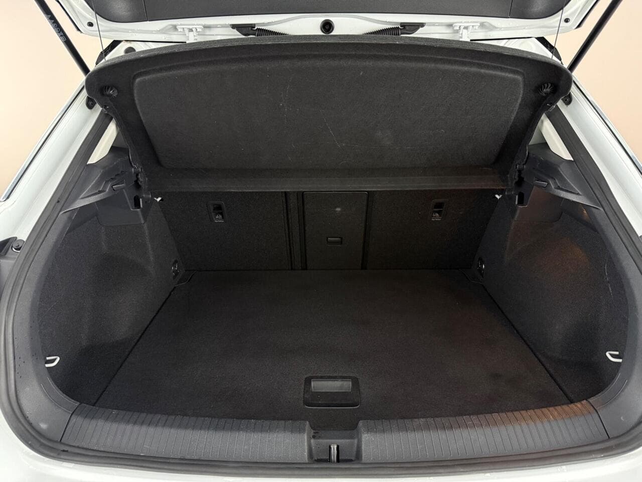 Volkswagen T-Roc thumbnail Boot
