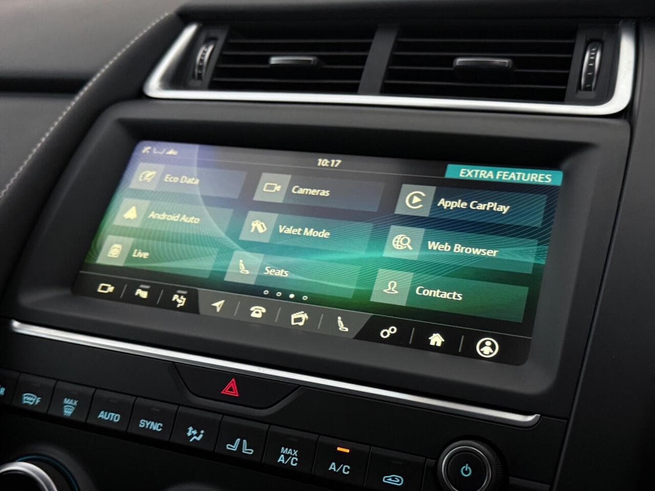 Jaguar E-PACE thumbnail Infotainment System