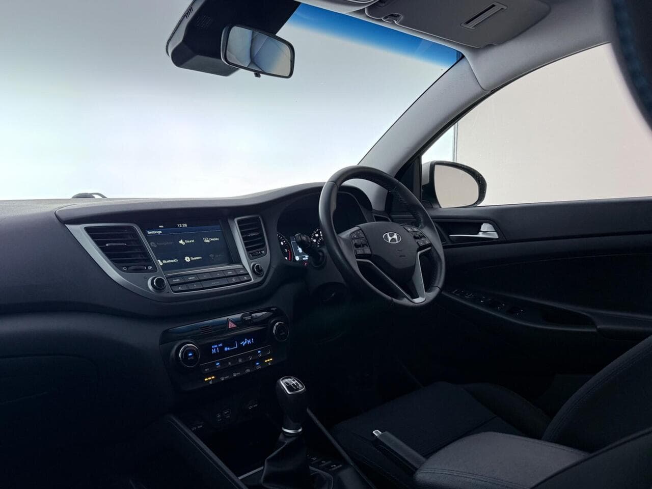 Hyundai TUCSON thumbnail Interior Front