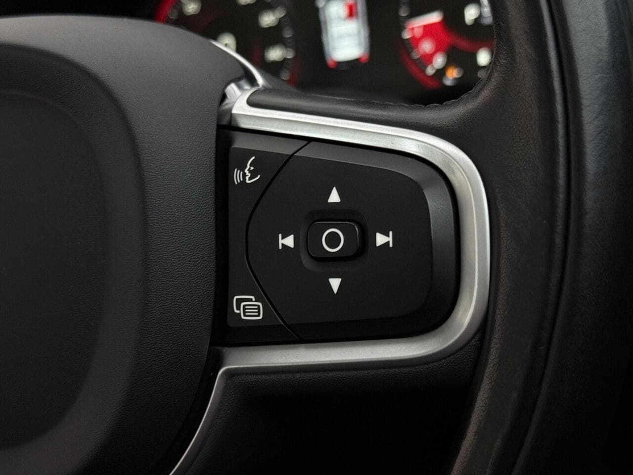 Volvo XC60 thumbnail Misc Controls
