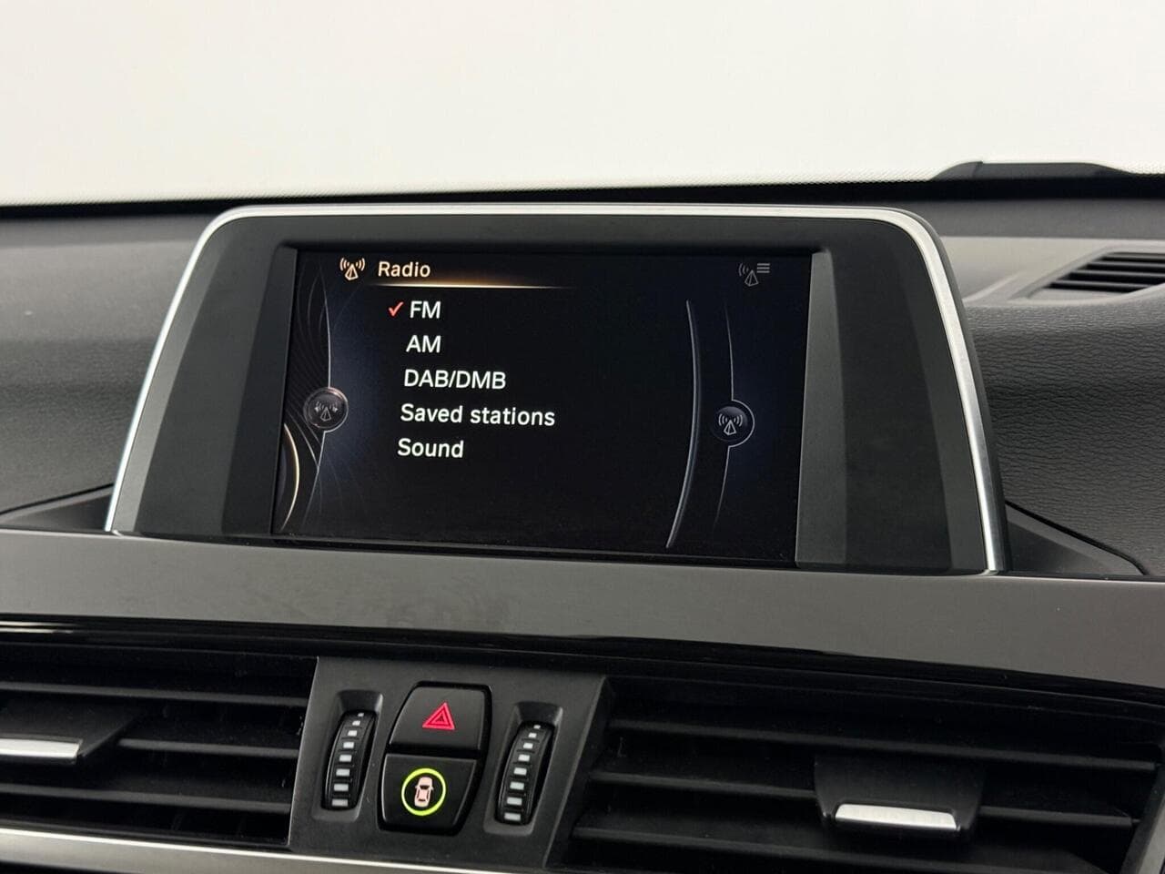 BMW X1 thumbnail Infotainment System