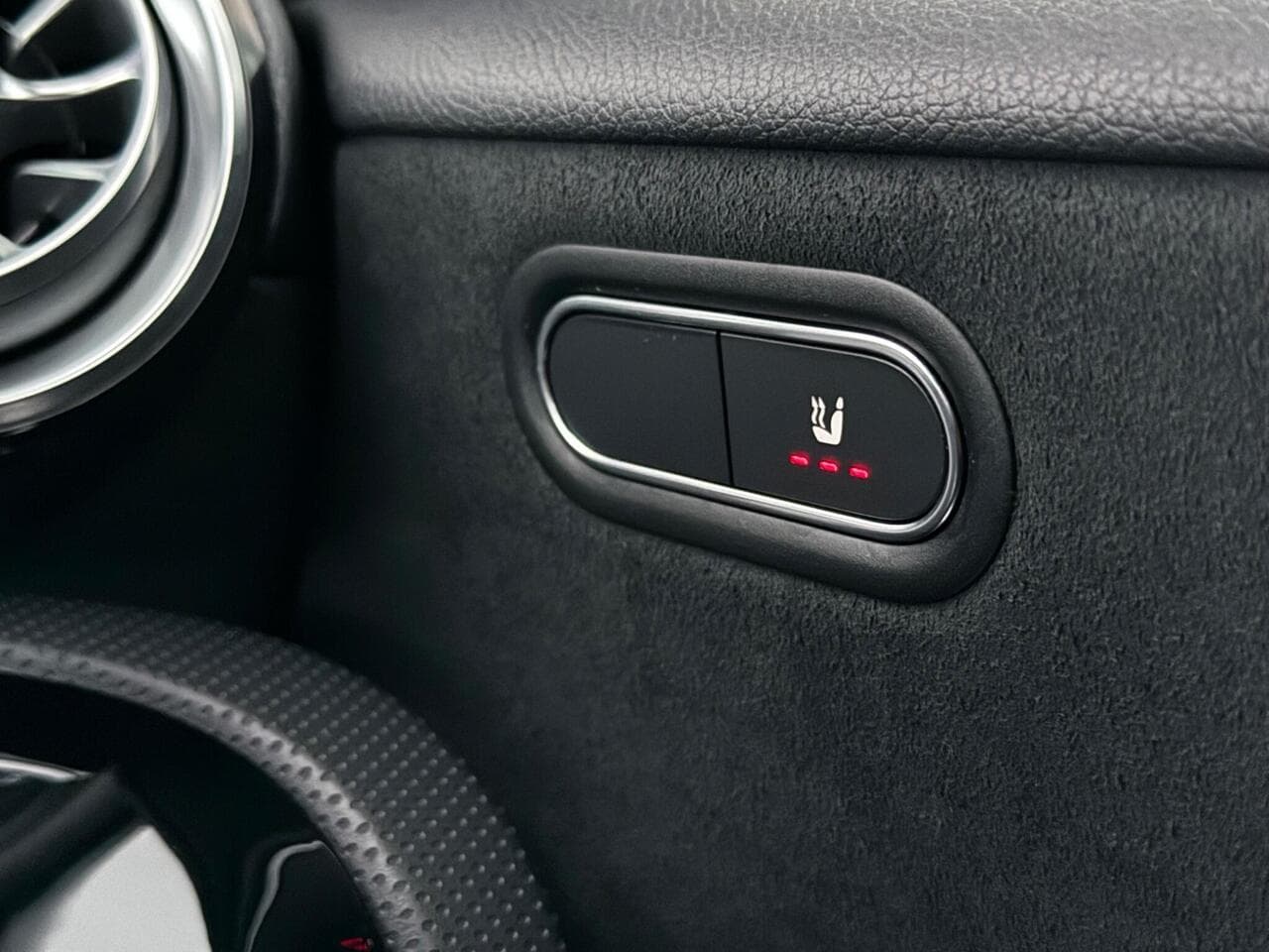 Mercedes-Benz A Class thumbnail Misc Controls