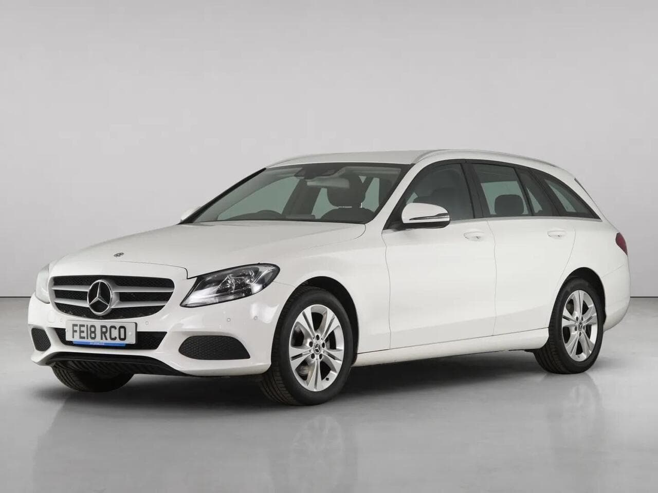 Mercedes-Benz C Class thumbnail Front Left