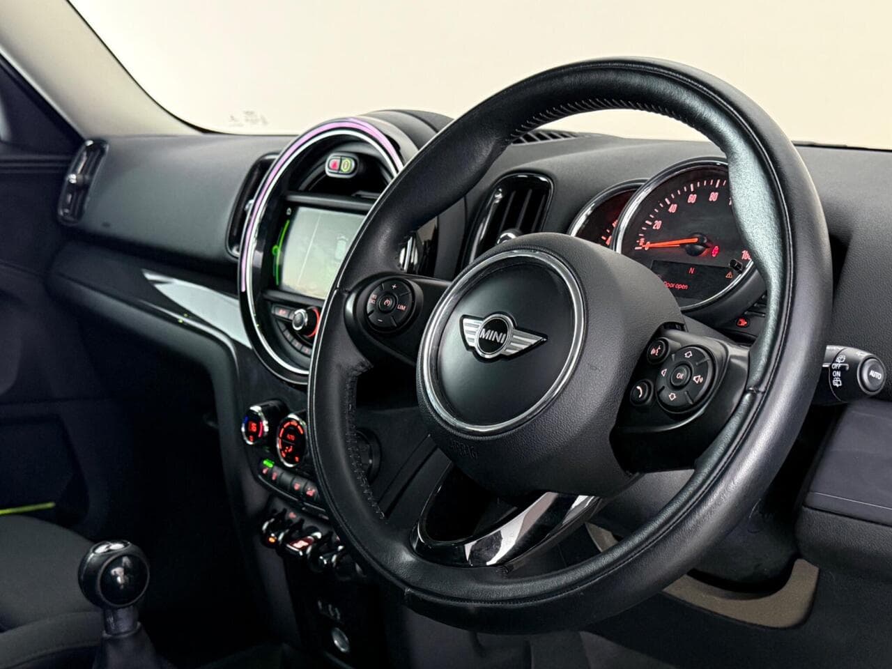 MINI Countryman thumbnail Interior Front