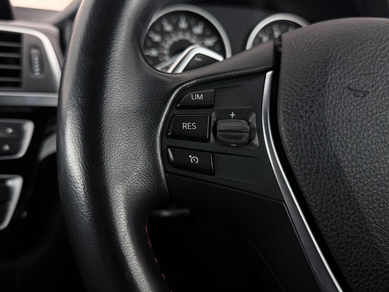 BMW 4 Series thumbnail Misc Controls