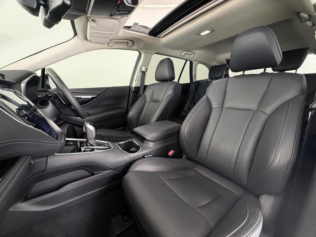 Subaru Outback thumbnail Seat Front Passenger