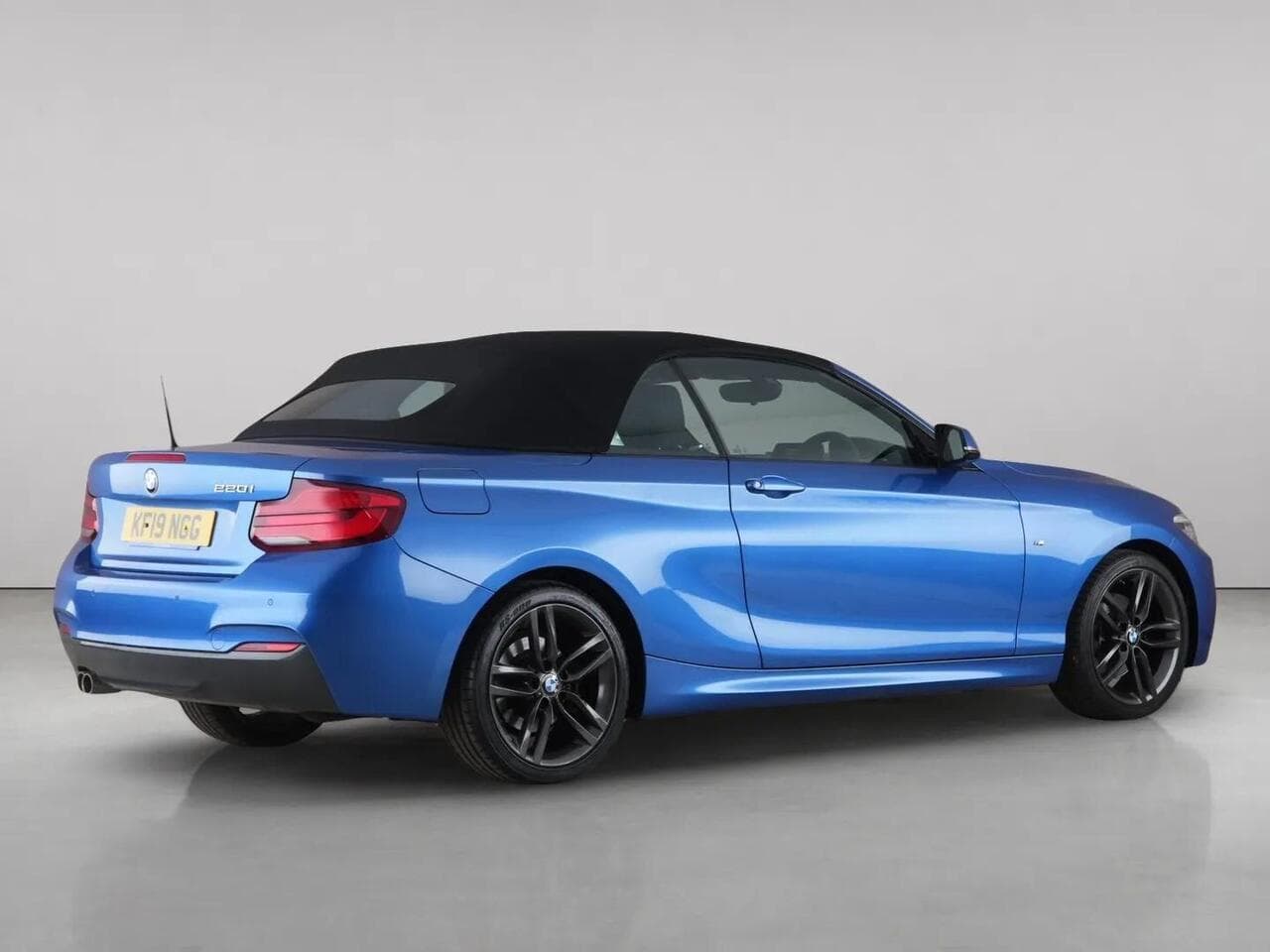 BMW 2 Series thumbnail Rear Right